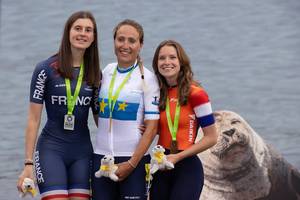 Lianne van Loon op het podium na haar bronzen puntenkoers.