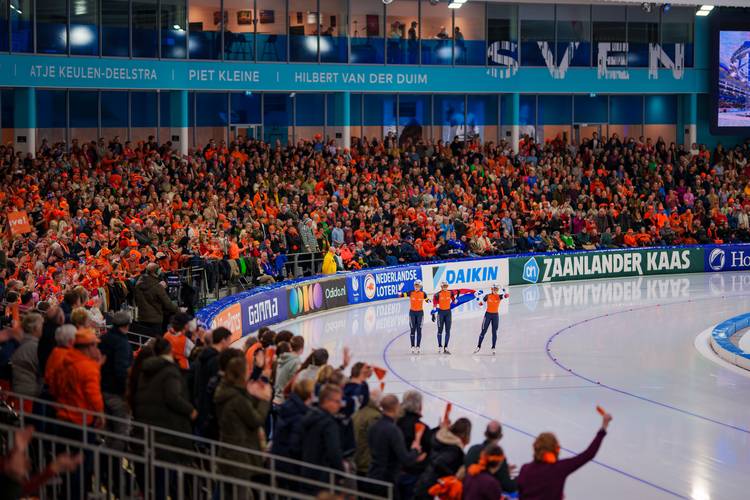 ISU EK Afstanden 23-24 - Schaatsfans 3