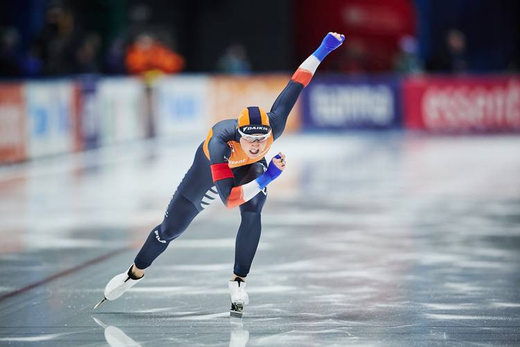 Suzanne Schulting op de 500 meter in Polen