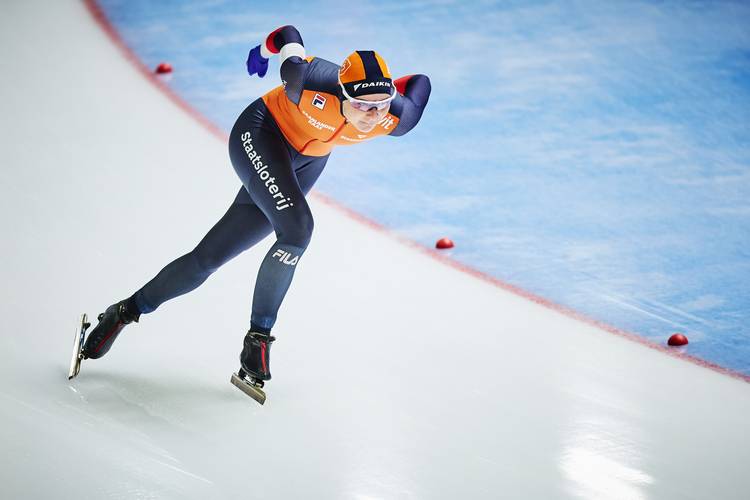 Marijke Groenewoud wint de 1500 meter in Polen