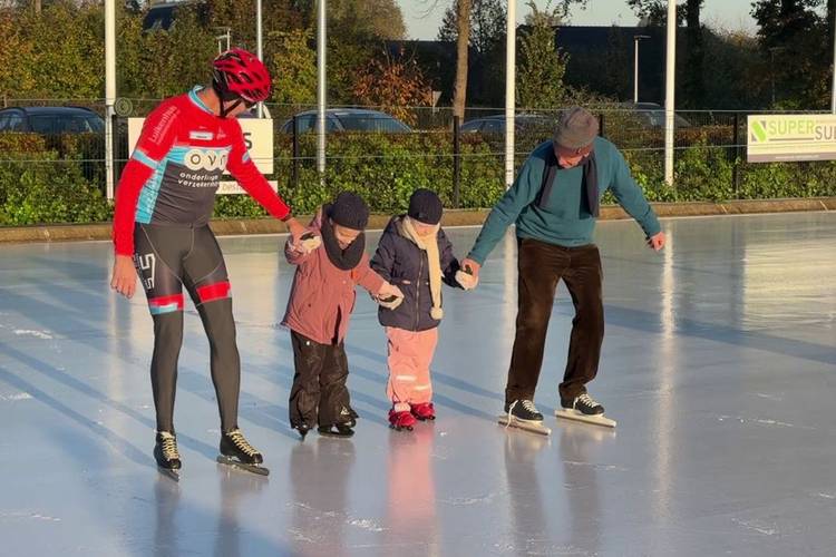 De eerste schaatsers op natuurijs