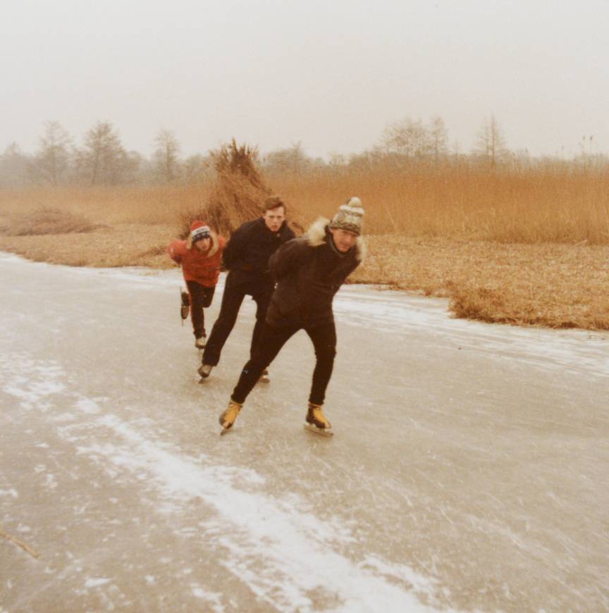 Schaatsen met jongens in de Weerribben (1986)