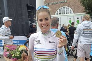 Arianna Pruisscher met een medaille