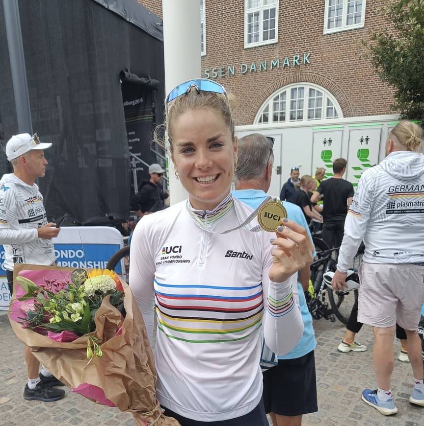 Arianna Pruisscher met een medaille