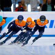 De Nederlandse mannen in actie tijdens het Daikin NK Shorttrack