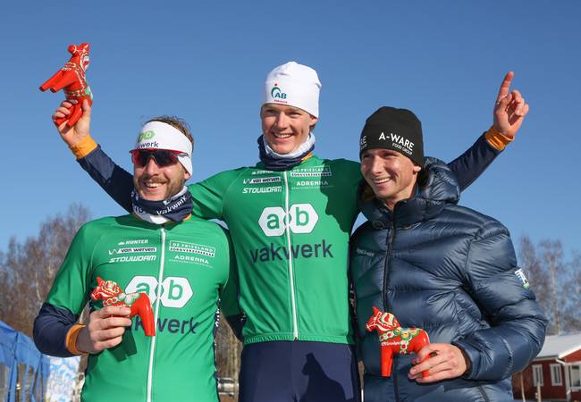 Het podium op het Runnmeer: Rick Smit winnaar, Gary Hekman tweede en Simon Schouten nummer drie