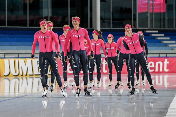 Essent ploeg traint op het ijs - video terugkeer schaatsen - nov 2024