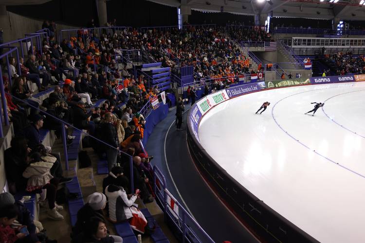 Overzicht van de Olympic Oval in Calgary, WK Afstanden 2024