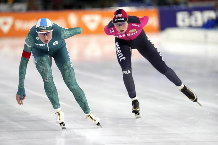 Sanne in 't Hof moet genoegen nemen met een tweede plaats na de eindsprint van Conijn.