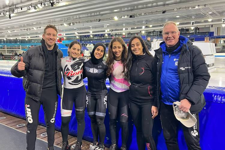 Jan Blokhuijsen, Geert Kuiper met de Egyptische schaatsers, 21 februari in Thialf