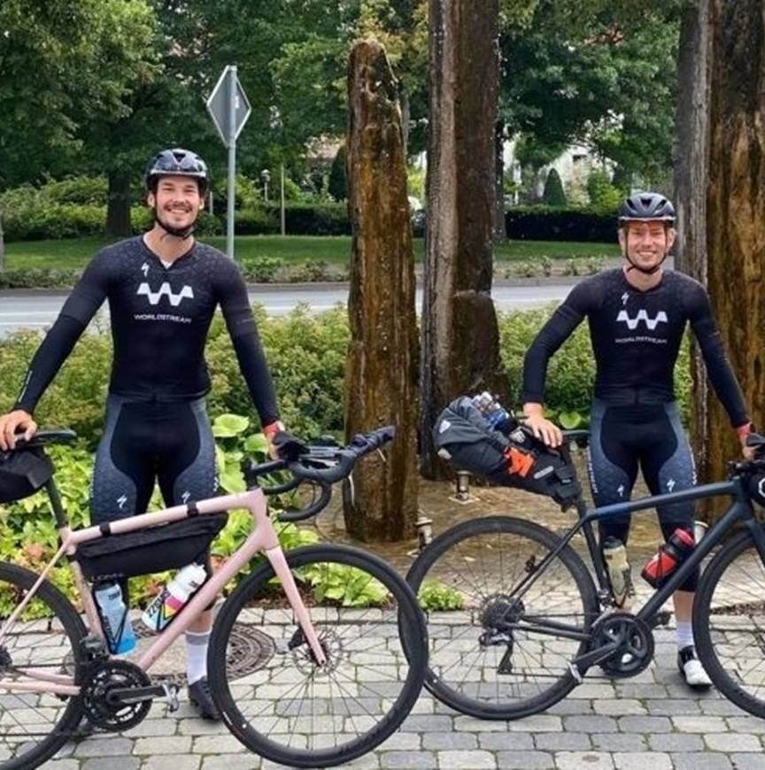 Bikepacken: Dijkstra deed het al eerder met ploeggenoot Cornelius Kersten vanuit Inzell.