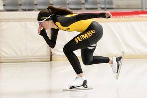 Selma Poutsma schaatst in de kleuren van Jumbo