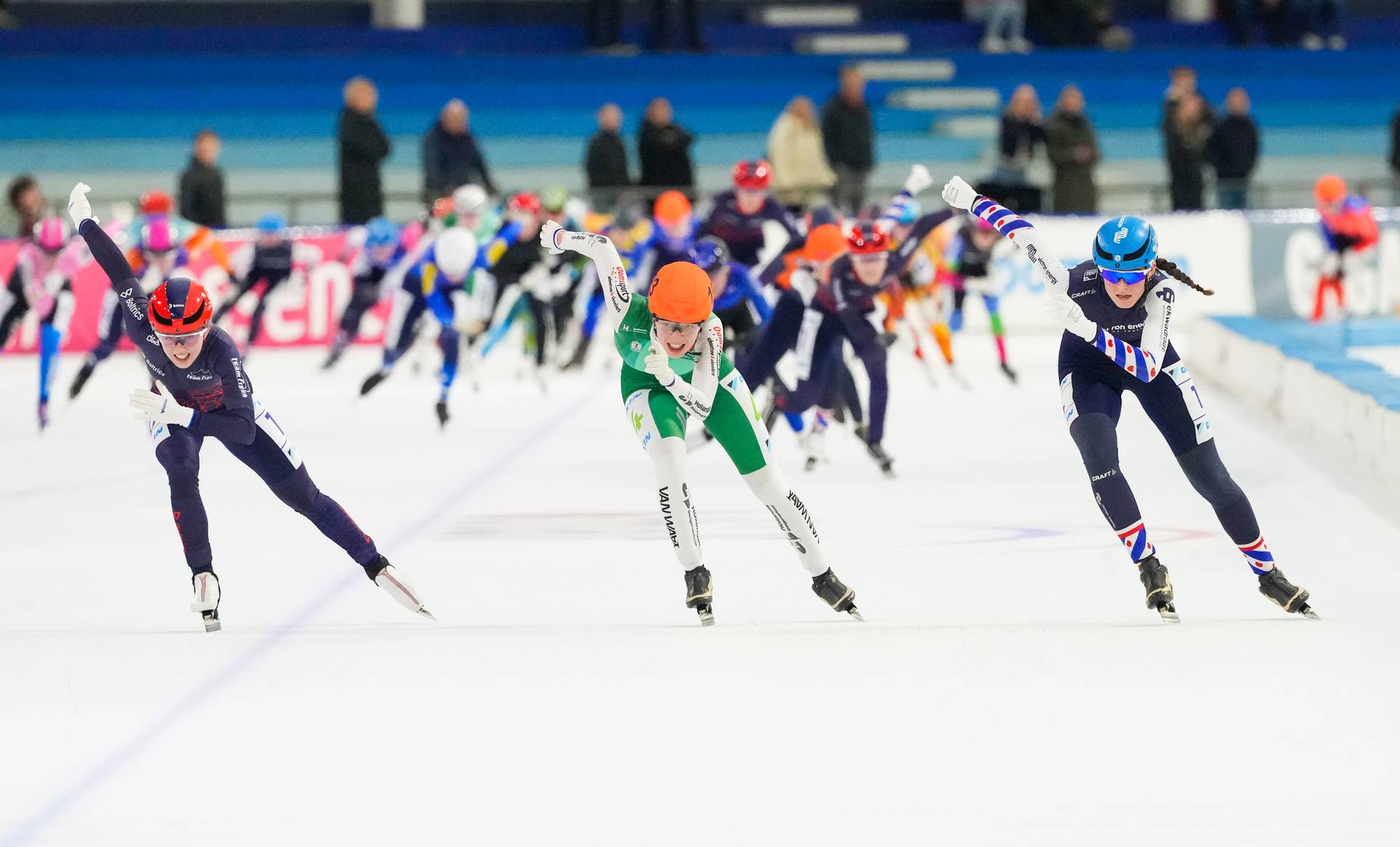 Tijn Borst (uiterst rechts) sprint naar de nationale titel bij de neo-senioren.