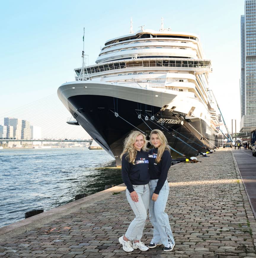 Joy Beune en Robin Groot bij de Holland America Lijn, de locatie van de perspresentatie