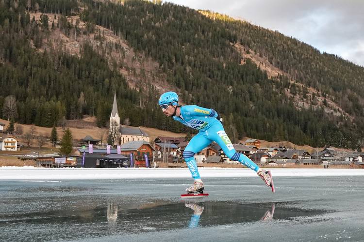 Sjoerd den Hertog solo op weg naar winst op de Weissensee