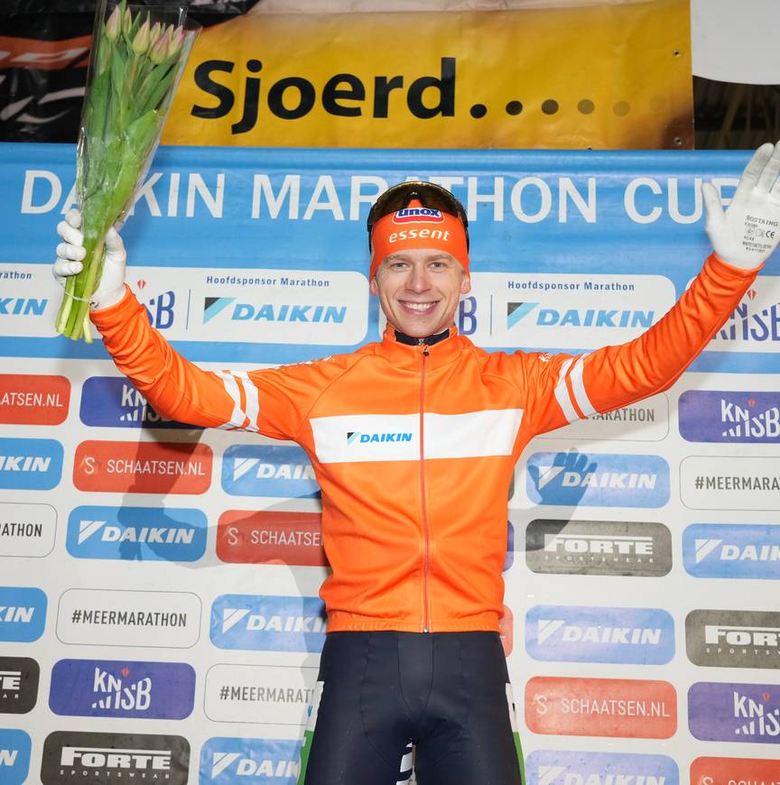 Harm Visser oranje leiderspak