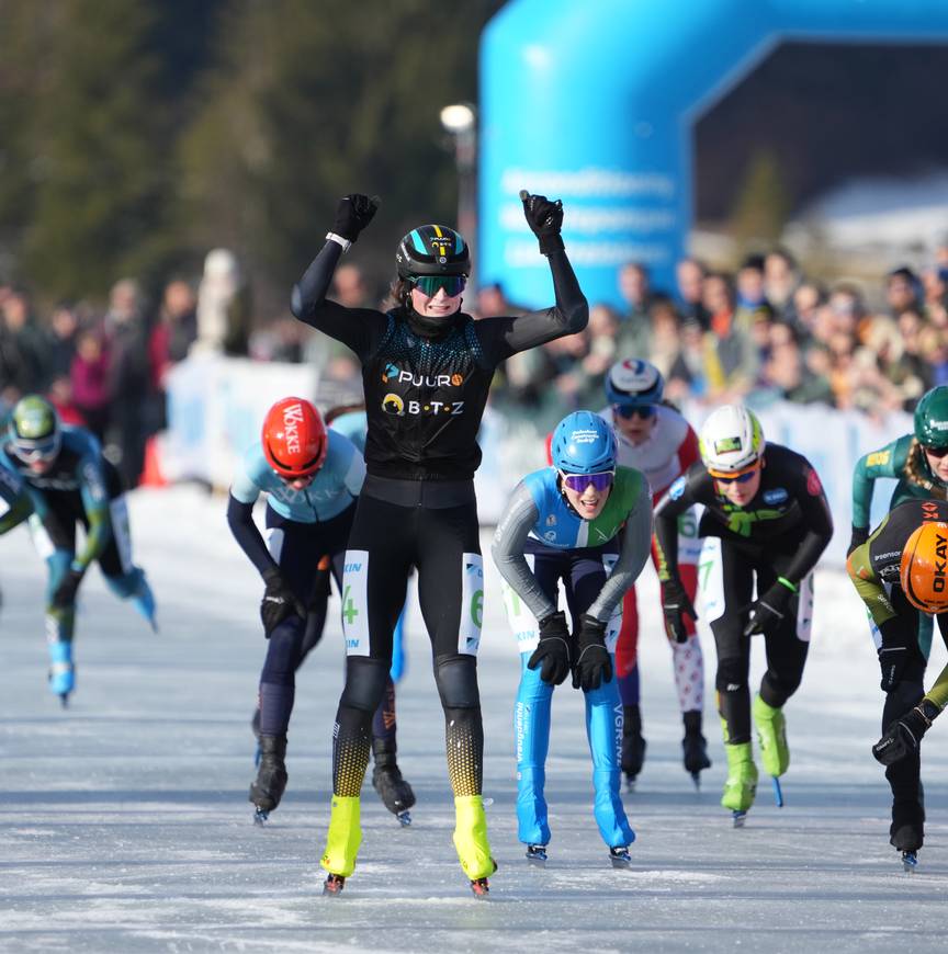 Esther kiel komt juichend over de finish na winst ONK